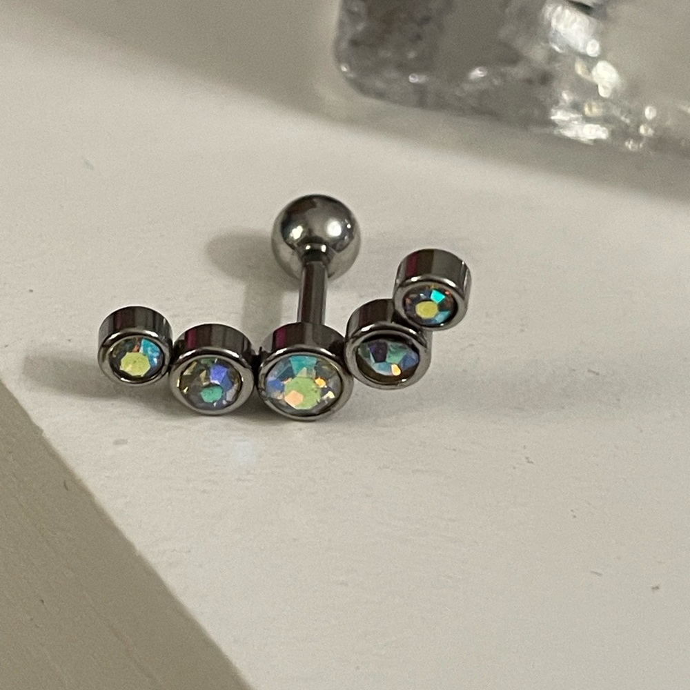1Pc Iridescent CZ 16g- Surgical Stainless Cartilage/ Helix/Tragus Stud NWT - Picture 13 of 13